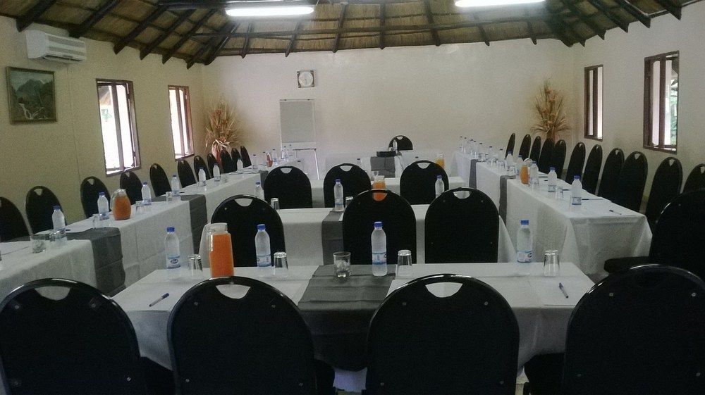 Wozani Lodge Bulawayo Esterno foto