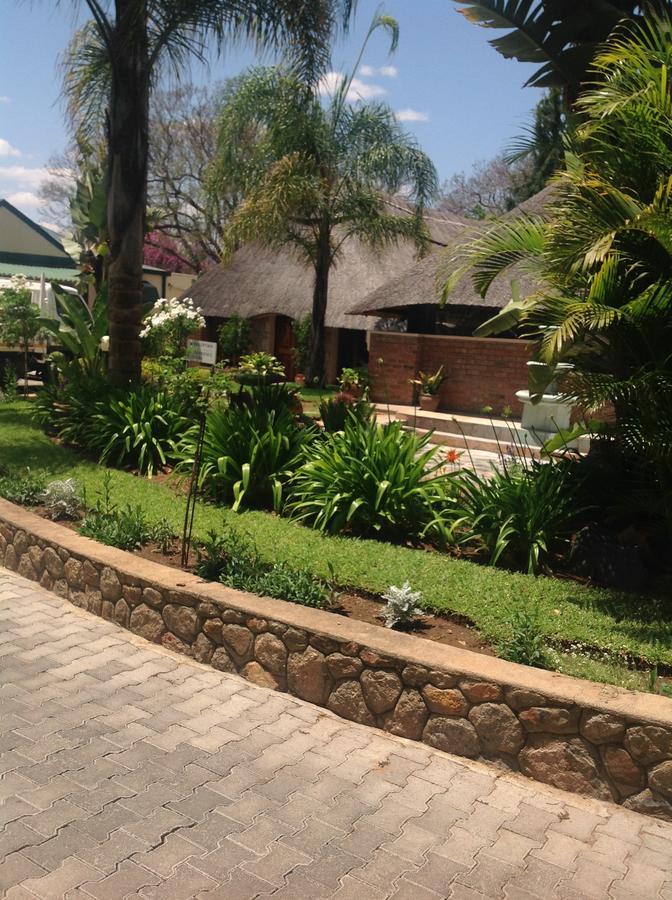 Wozani Lodge Bulawayo Esterno foto