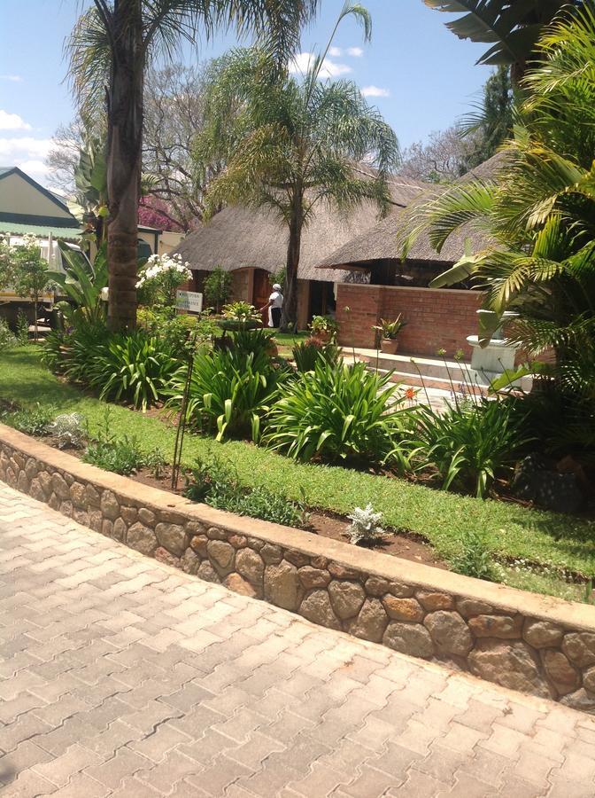Wozani Lodge Bulawayo Esterno foto